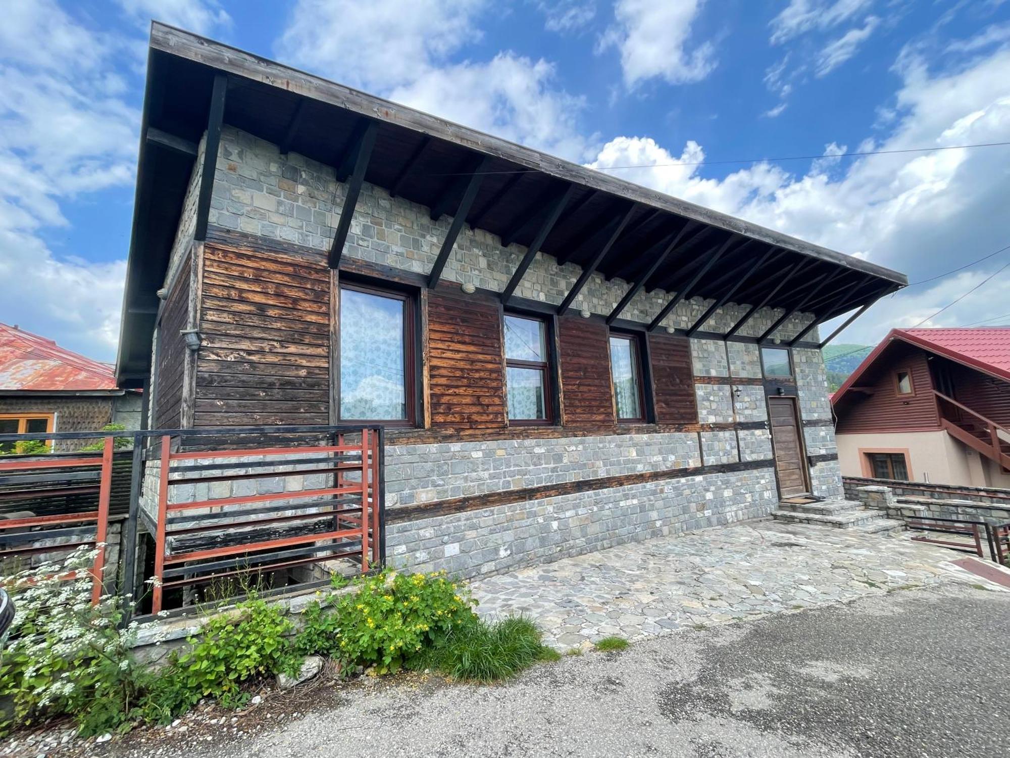 Вилла Casuta De Piatra Буштени Экстерьер фото
